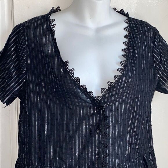 🌸 Black Blouse with Silver Stripes-M - Picture 2 of 7